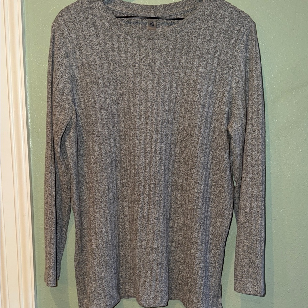 Gray Long Sleeve Sweater by Lou & Grey